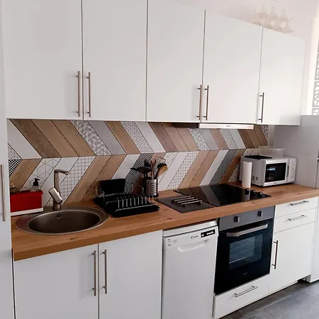 דירה Grand 2 Pieces Renove Climatise, Vieil Antibes, Proche Port *