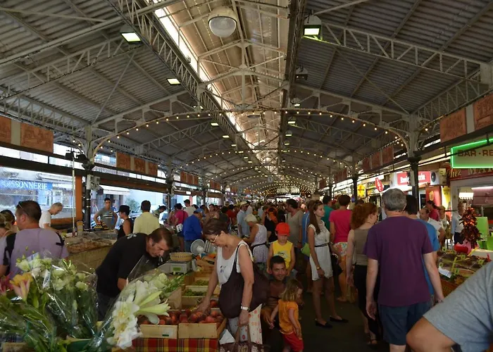 Διαμέρισμα Grand 2 Pieces Renove Climatise, Vieil Antibes, Proche Port *