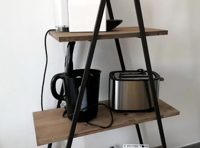 Grand 2 Pieces Renove Climatise, Vieil Antibes, Proche Port