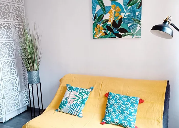 Grand 2 Pieces Renove Climatise, Vieil Antibes, Proche Port Διαμέρισμα Αντίμπ